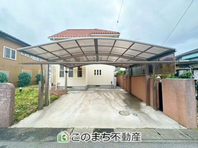 【駐車場】 | 宇都宮市五代2丁目中古戸建 | カーポート付き駐車場には電動ゲートも付いております♪