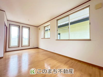 【洋室】 | 宇都宮市五代2丁目中古戸建 | ２階西側洋室は壁を造作する事で３LDKへ変更可能です☆