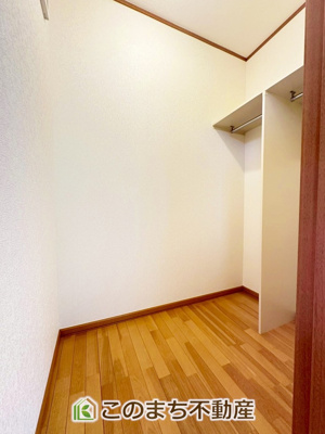 【収納】 | 宇都宮市五代2丁目中古戸建 | ウォークインクローゼットで収納もたっぷり確保しています。大型荷物も収納できて便利ですね！