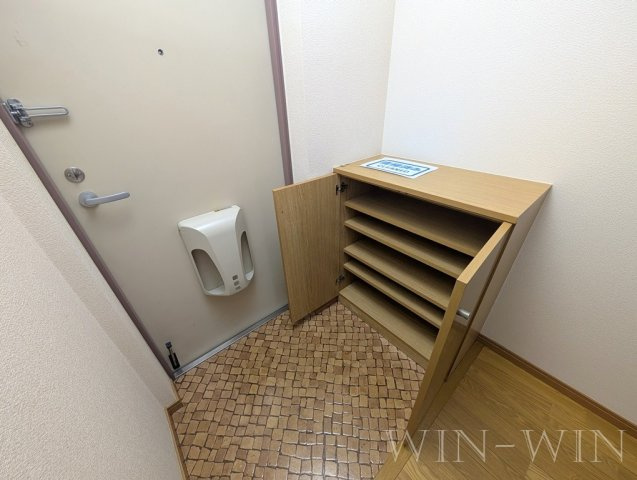 サンフィオーレ中郷の玄関