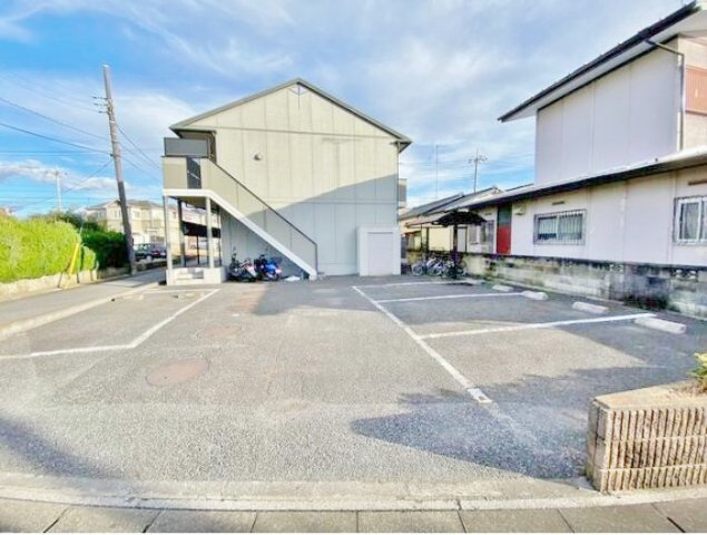 サルビアコート越谷の駐車場