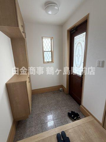 坂戸市関間中古戸建の玄関