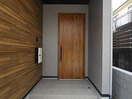 広島市安佐南区安東4丁目　新築一戸建て(全3棟)の玄関