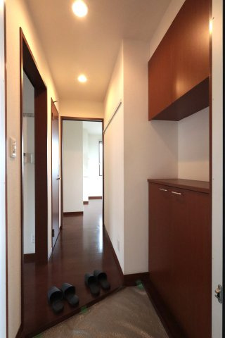 ラフォーレ福居11の玄関|2025年9月撮影。