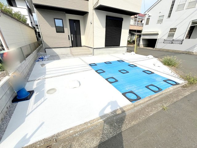 立川市西砂町2丁目　新築戸建全1棟の駐車場