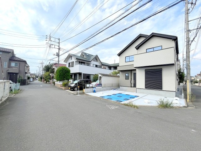 立川市西砂町2丁目　新築戸建全1棟の前面道路含む現地写真