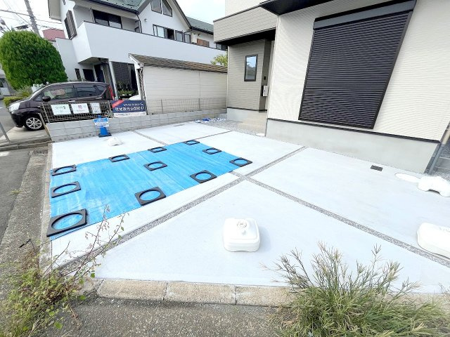 立川市西砂町2丁目　新築戸建全1棟の駐車場