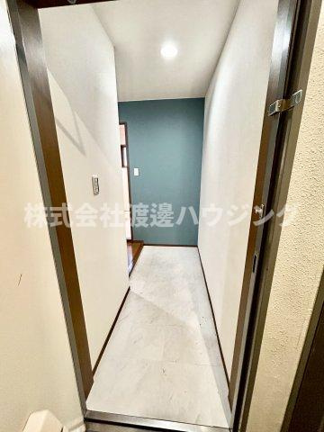 アルテ江坂の玄関