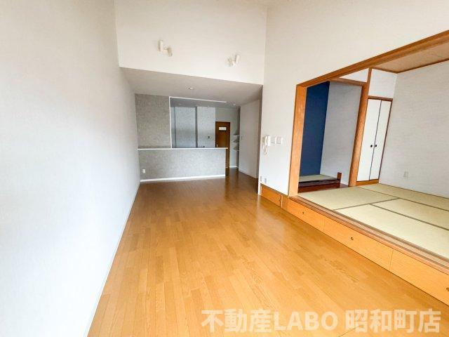 マジョール松崎町の洋室