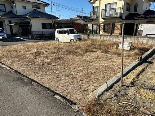 東田２丁目　売土地の外観|約45坪の整った形状の平坦地は、デッドスペースが少なく敷地を有効に活用できます。建築条件がないため、お好みのハウスメーカーでこだわりの間取りを実現し、家族の好みを詰め込んだ住まい作りを楽しめます。