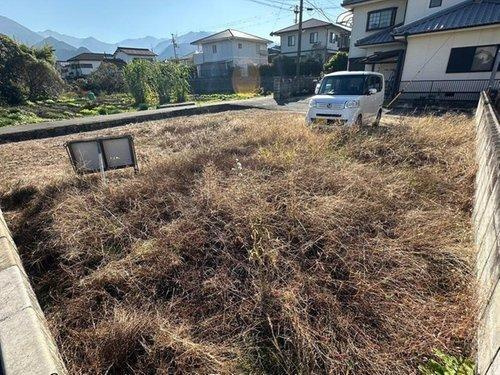 東田２丁目　売土地の外観|敷地の形状が分かりやすく、建物や駐車スペース、庭のバランスを考慮した計画が立てやすい区画です。西側道路に面しているため、夕方の光を採り入れたサンルームを作るなど、個性的な間取りの検討も捗ります。