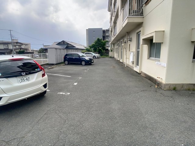 コーポ桜井の駐車場