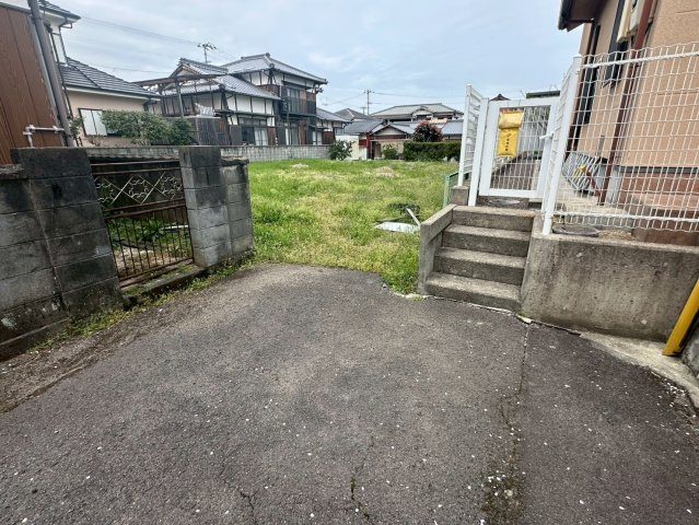 西泉町　売土地の前面道路含む現地写真