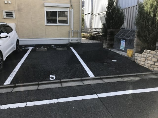 ドエル58の駐車場