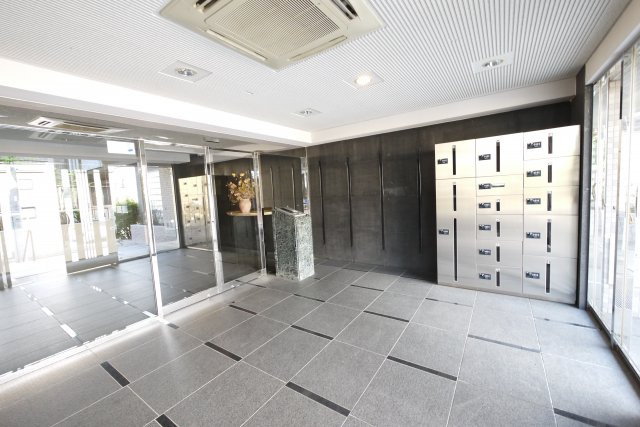 ラ・フォレ21のエントランス|ゆとりのあるエントランスです