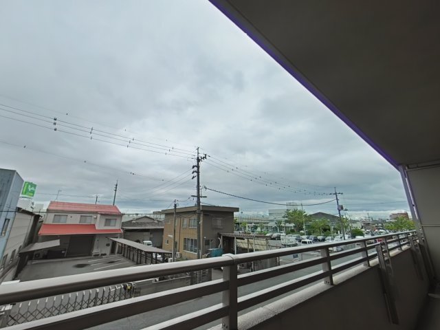 サーパス新保緑道公園の展望|目の前に大きな建物などがなく開放感のある眺望が魅力的です♪