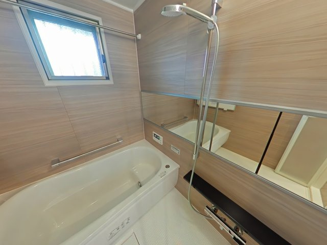 サーパス新保緑道公園の浴室|ナチュラルなカラーで落ち着く空間です。