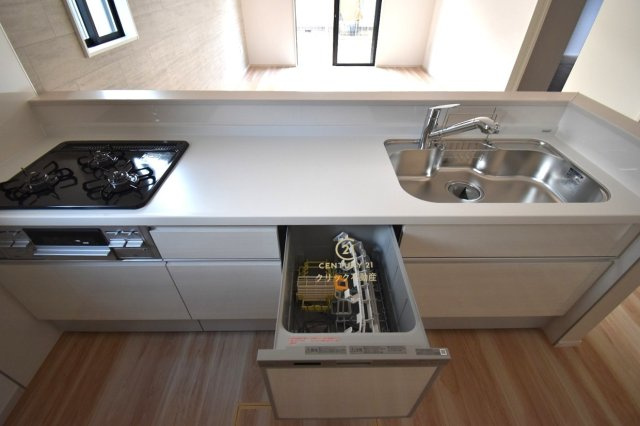 ケイアイフィット　水戸市酒門町　15期 　2のキッチン|食事の後片付けもラクラクの食洗機つき♪水道代の節約になり、気になる手荒れも防げそう！