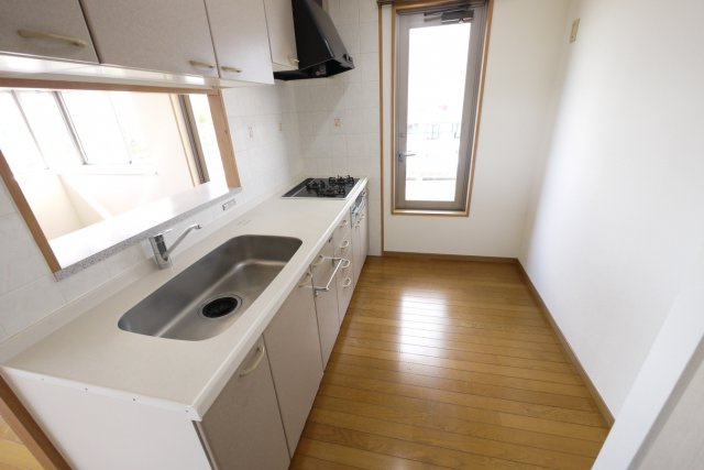 ラ・フォレ21|ルーフバルコニーはキッチン横・リビングから出入可能