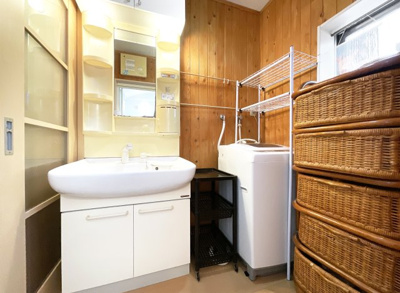 【独立洗面台】 | 宇治市広野町尖山　中古戸建 | 低予算でリフォームしたい！理想のお部屋にしたい！リフォーム費用も住宅ローンで借りたい！などのご要望をお聞かせ下さいヽ(^。^)ノ