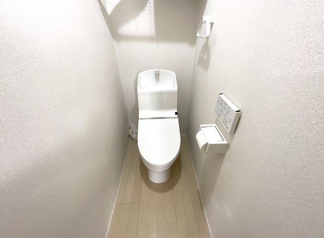 【トイレ】 | 宇治市広野町尖山　中古戸建 | 中古物件の購入で、水回りは1番気になるとこですよね。リフォームはご相談下さいね。