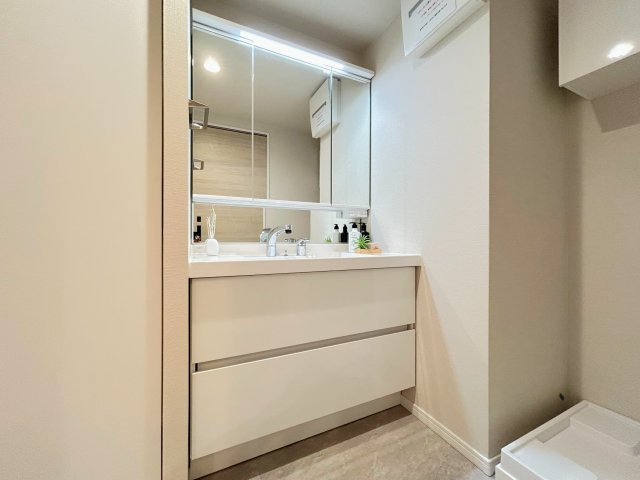 ◆リフォーム済◆京阪「神宮丸太町」駅徒歩４分◆スーパー徒歩２分◆河原町スカイマンションの洗面所|洗面