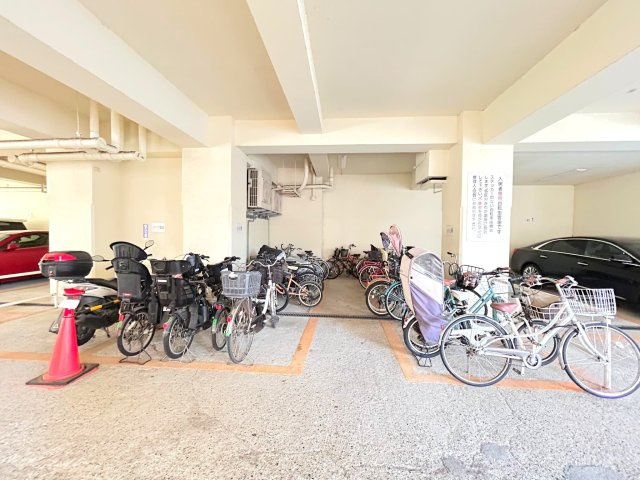 ◆リフォーム済◆京阪「神宮丸太町」駅徒歩４分◆スーパー徒歩２分◆河原町スカイマンションの駐輪場|駐輪場