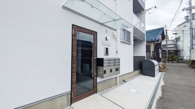 【エントランス】 | ロジェ泉佐野