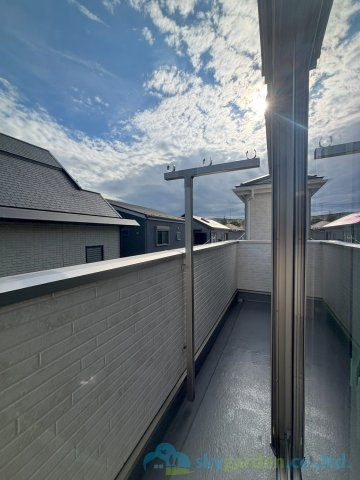 秦野市曽屋第27　新築戸建　全3棟3号棟のバルコニー
