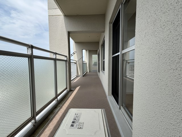 アバンドーネ西神春日台1号棟のバルコニー
