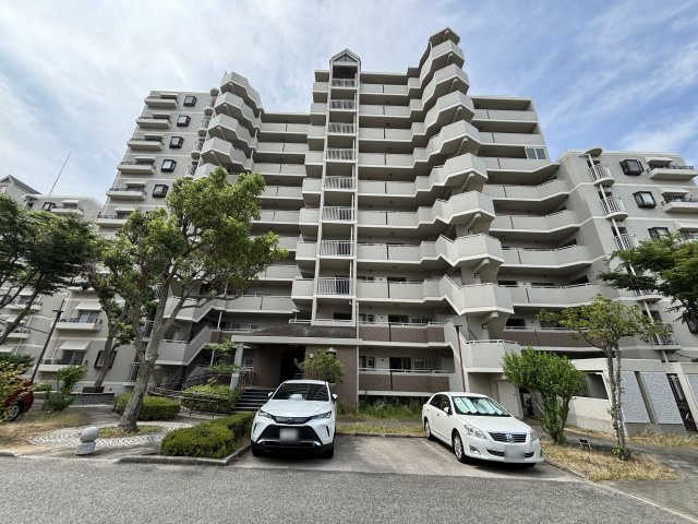 アバンドーネ西神春日台1号棟の外観