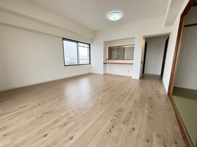 アバンドーネ西神春日台1号棟の居間・リビング