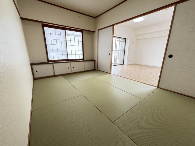 アバンドーネ西神春日台1号棟の和室