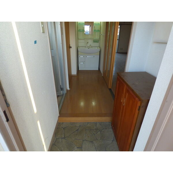 サンハイツしのぎの玄関