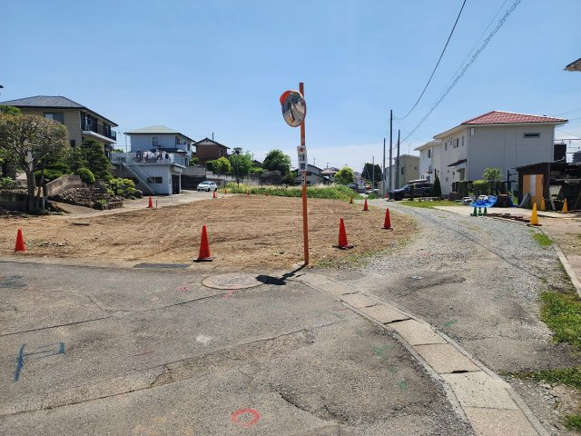 高崎市上佐野町売土地 ③号地の前面道路含む現地写真