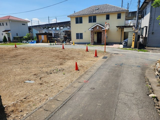 高崎市上佐野町売土地 ③号地の前面道路含む現地写真