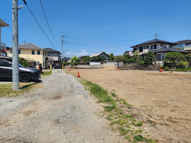 高崎市上佐野町売土地 ③号地の前面道路含む現地写真