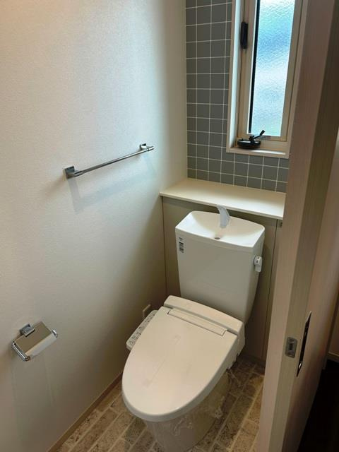 中町戸建のトイレ|コンパクトで使いやすいトイレです