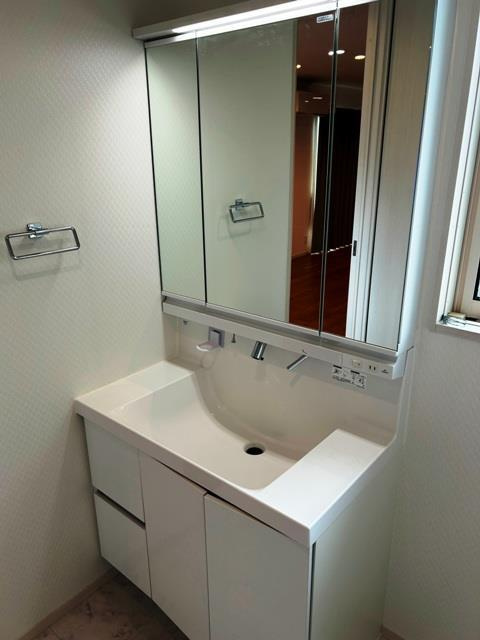 中町戸建の洗面所|コンパクトで使いやすい洗面所