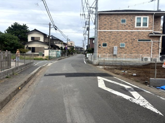 【前面道路含む現地写真】 | 深谷中　新築分譲住宅　全5棟/今回販売2棟（B号棟） | 前面道路