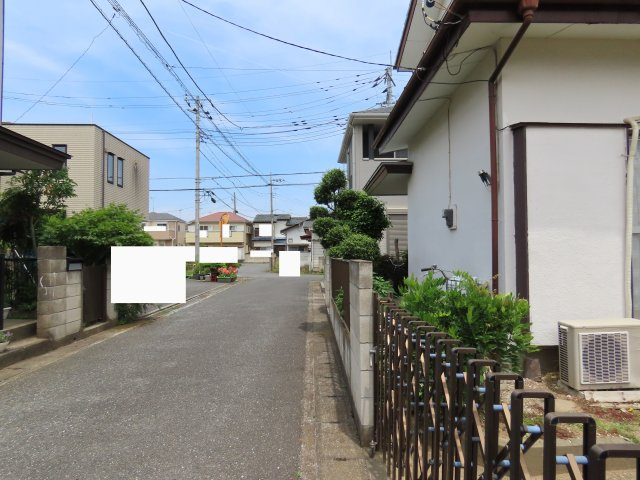 坂戸市泉町売地の前面道路含む現地写真