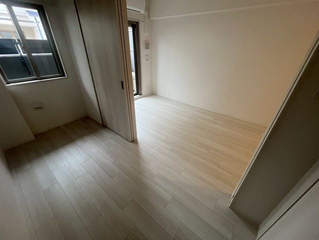 Alivis緑橋の洋室