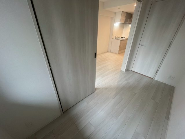 Alivis緑橋の洋室