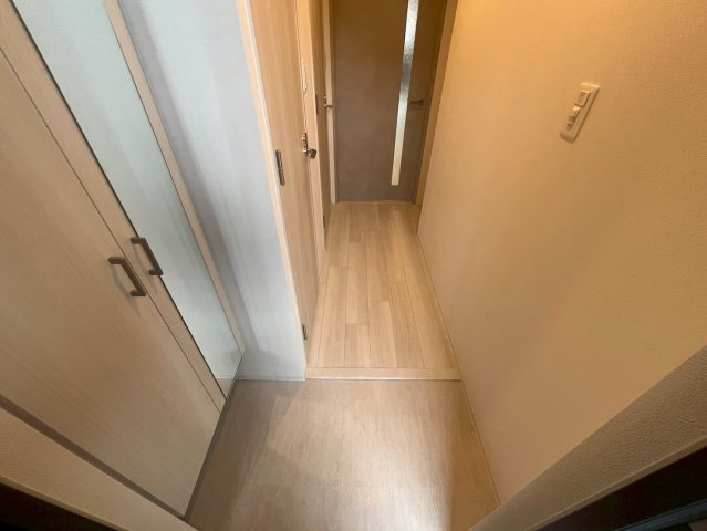 Alivis緑橋の玄関