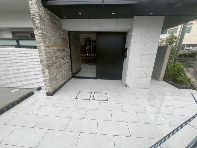 Alivis緑橋の外観