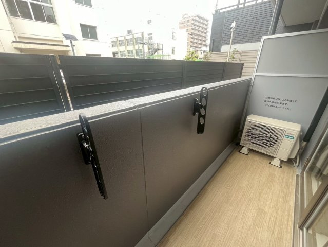 Alivis緑橋のバルコニー