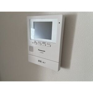 ラ・メゾンファミーユの居間・リビング|こちらの居間で趣味の時間をお楽しみください