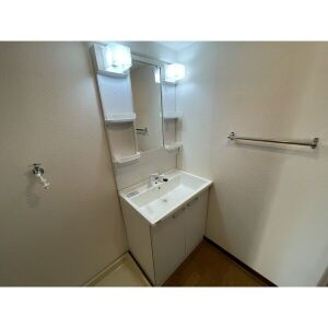 ラ・メゾンファミーユの洗面所|コンパクトで使いやすい洗面所