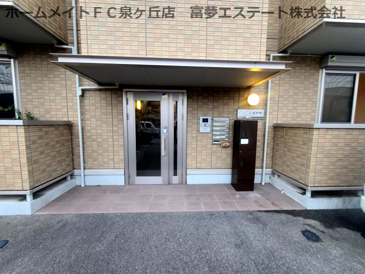 ボナール鳳中町のエントランス