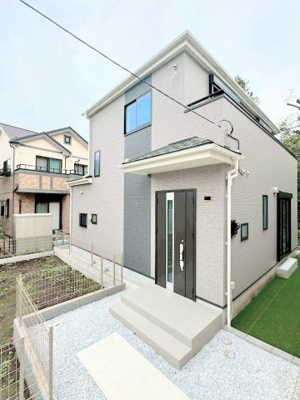 【前面道路含む現地写真】 | ◆寺山町新築戸建◆ | ◆前面道路も幅員があり車の運転も安心！前面道路は閑静な住宅地。車通りの少ない道路です。お子様にも安心です。